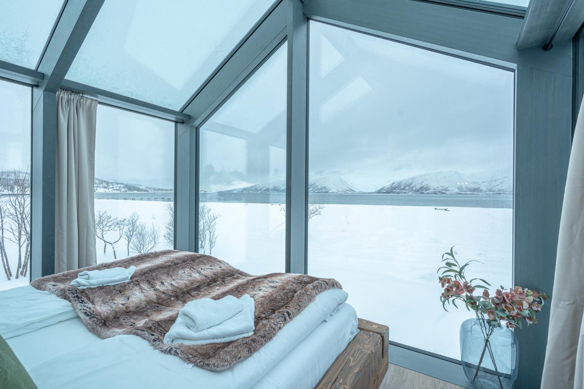 Lodge Panorama Glass